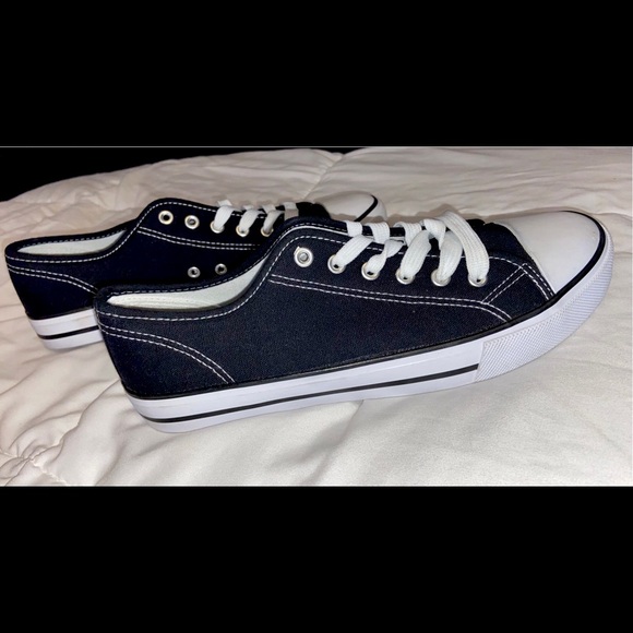 Revolution Sized an 8 but can be a 8.5 comfortable - Picture 5 of 6